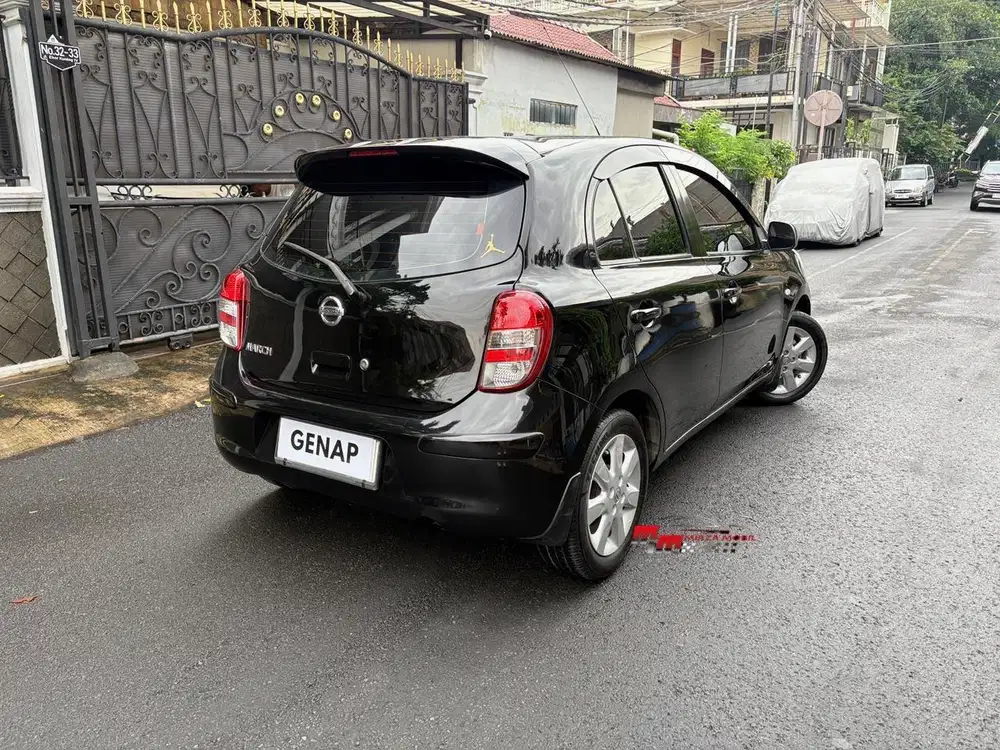 ‎Nissan March 1.2 L MT 2013 Hitam