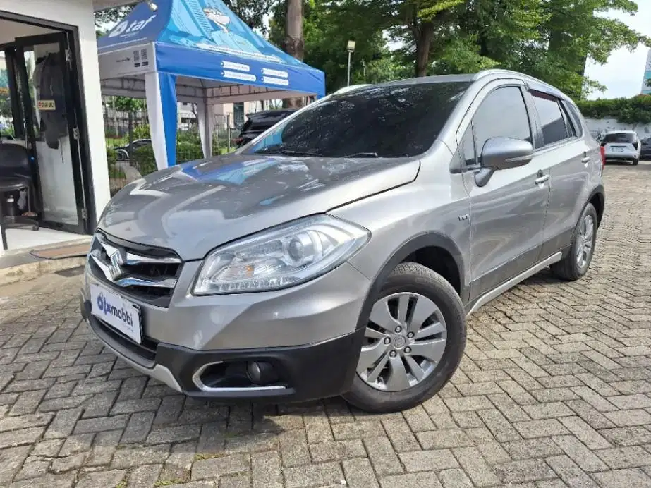 DP Rendah  7JT - Suzuki SX4 1.5 S-Cross Bensin-MT 2016 Abu-Abu