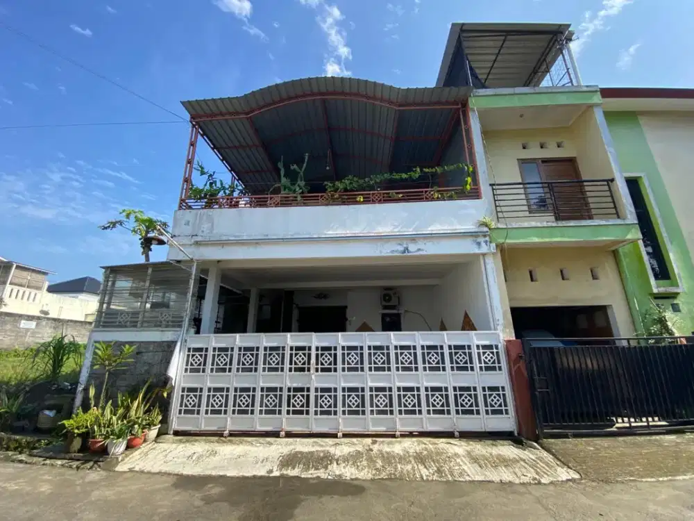 Hunian Mewah 2 Lantai Strategis  5 KT  Dekat Universitas Sanata Dharma