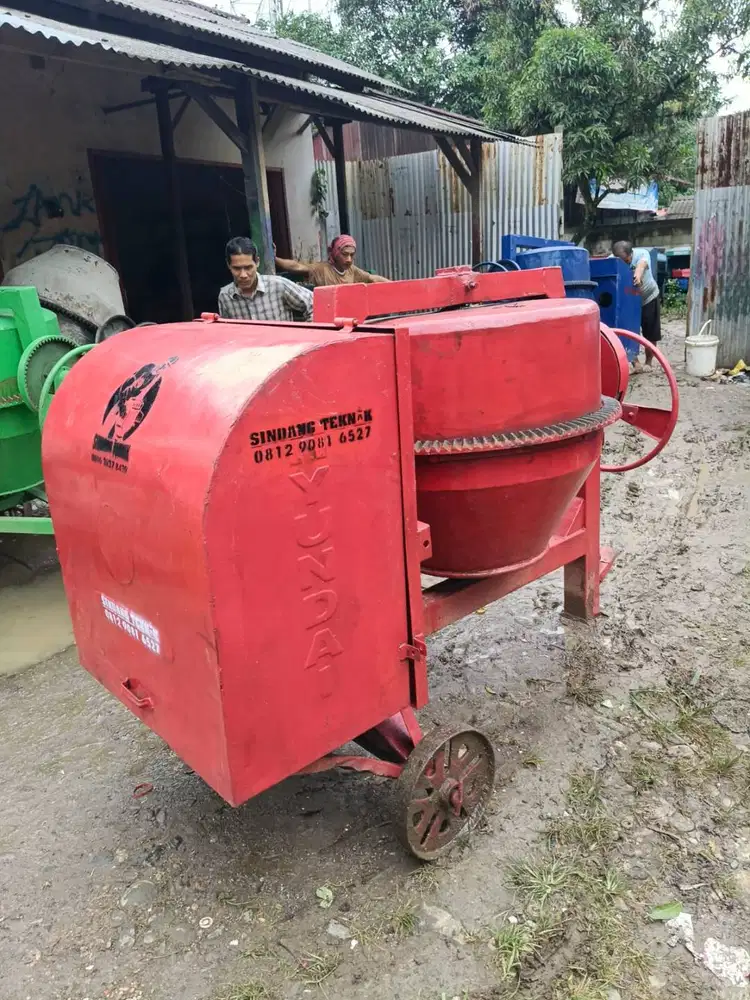 Jual Mesin Molen Beton Hyundai Mulus Siap Kerja