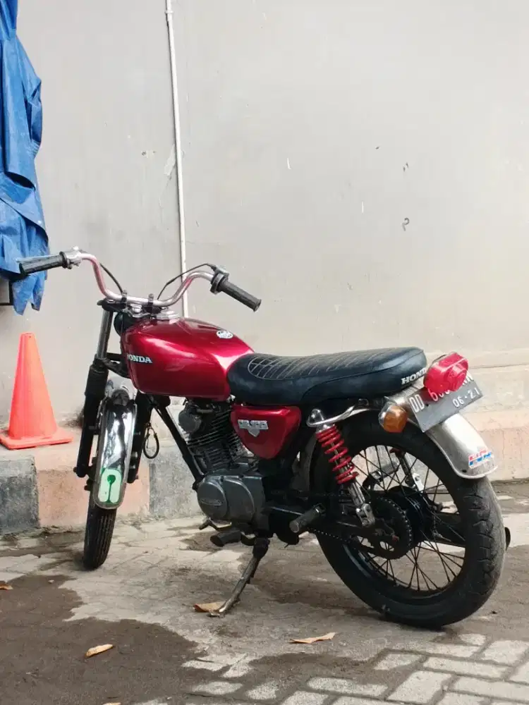 Honda CB 100 tahun 1981