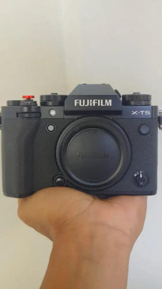 KAMERA FUJI FILM XT-5 BODY ONLY