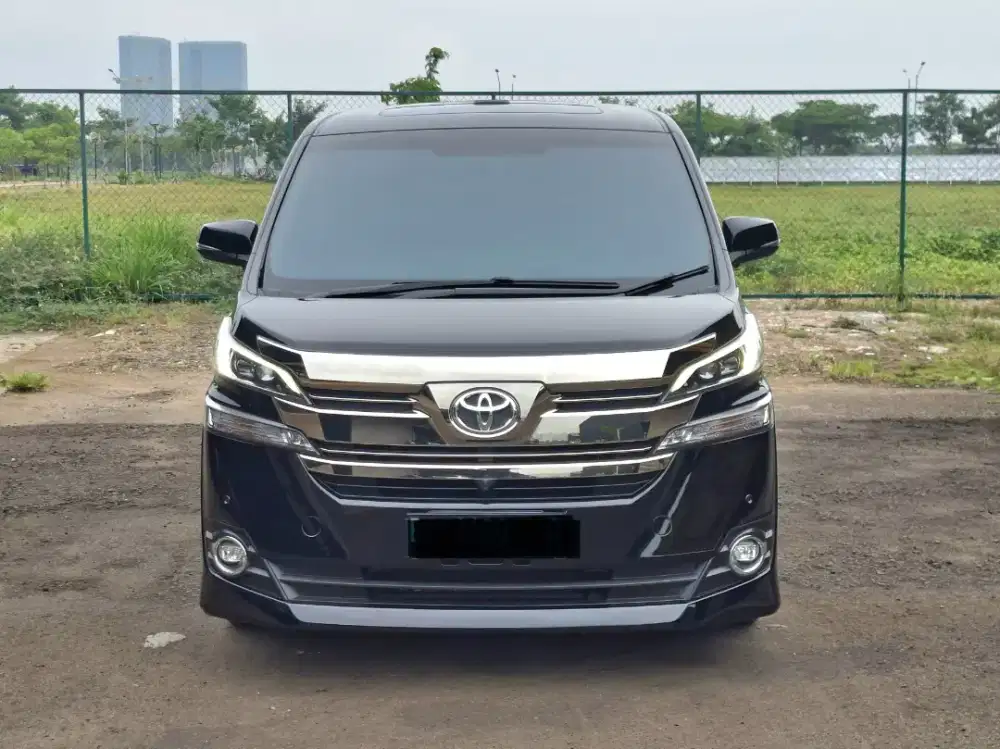 Toyota Vellfire G 2.5 AT. Tahun 2016. Hitam. Low km. Perfect cond