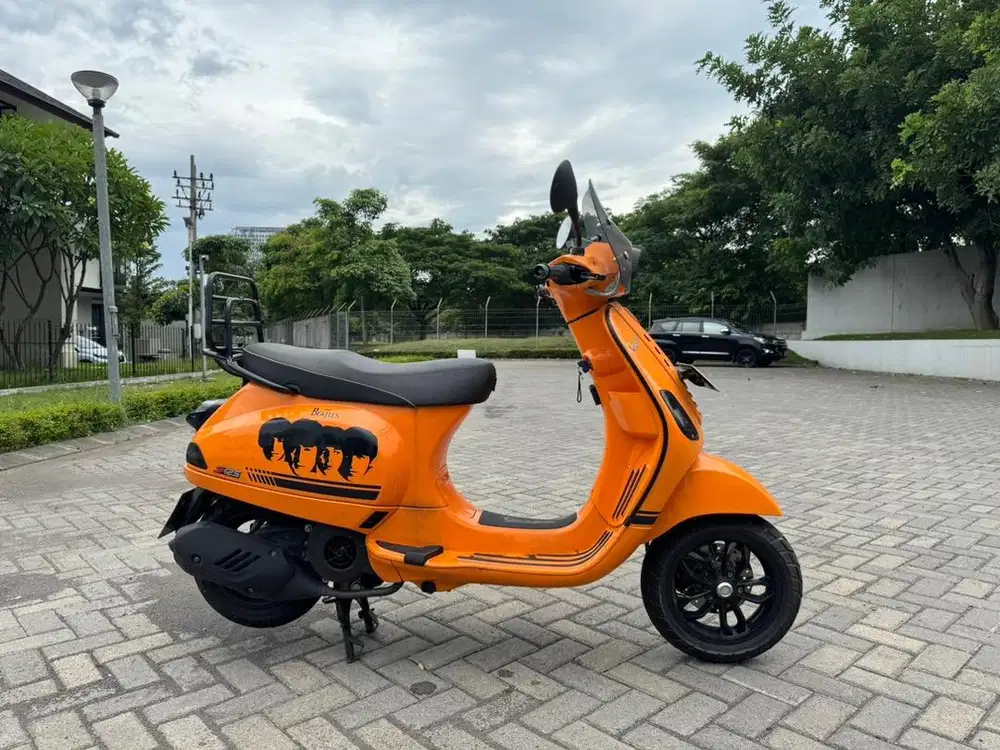 Vespa S125 th 2021 orange km rendah