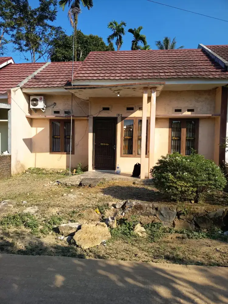 Dijual rumah, bebas banjir, suasana sejuk, dekat bukit