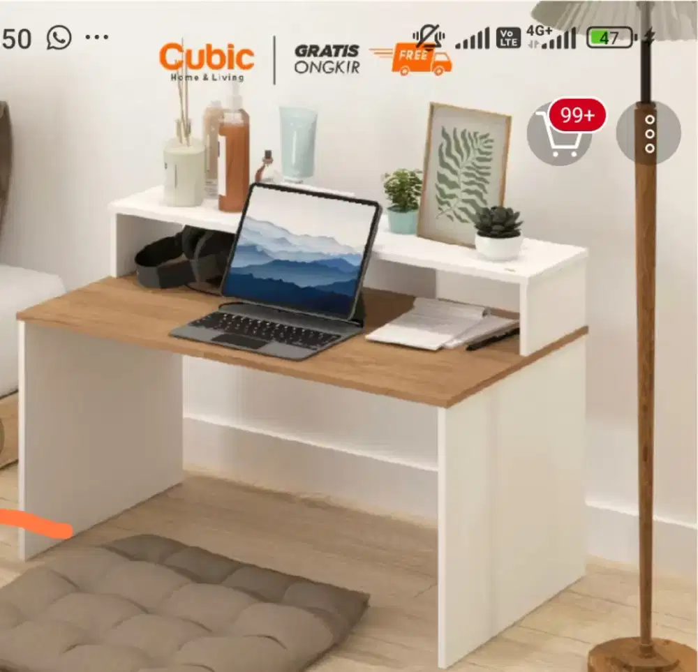 Meja komputer atau laptop lesehan