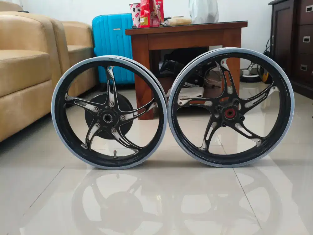 Velg VND New Speed (Bintang Laut) warna Hitam untuk Yamaha Mio