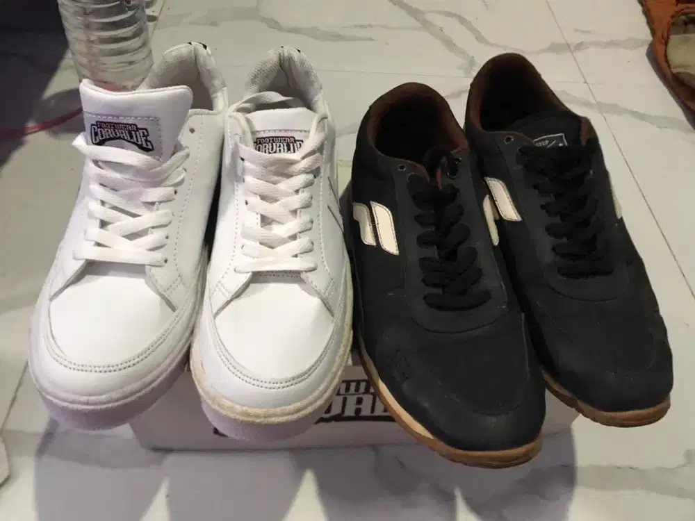 Sepatu second Buat sekolah / kerja