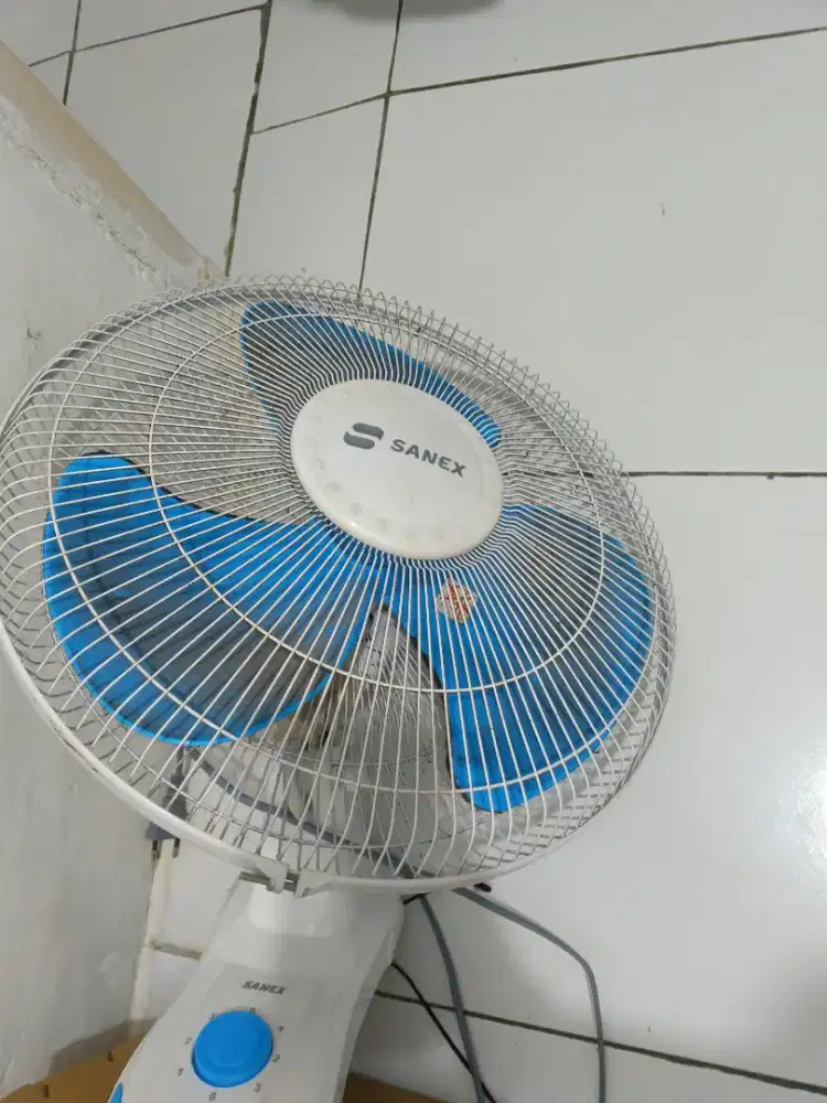 Kipas sanex masih bagus. Minus tidak bisa kanan kiri nyala kencceng
