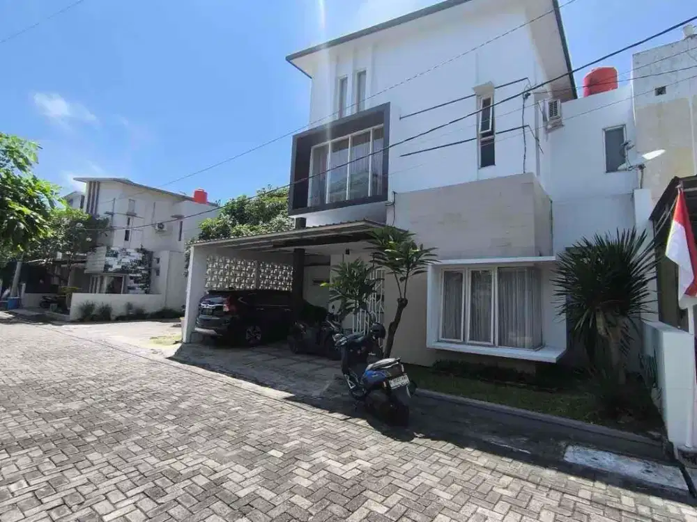 Rumah Mewah 2 lt Full Furnish di Cluster Elite dekat Pintu Tol Klodran