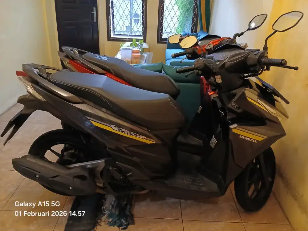 Vario 125 ISS 2017 Hitam