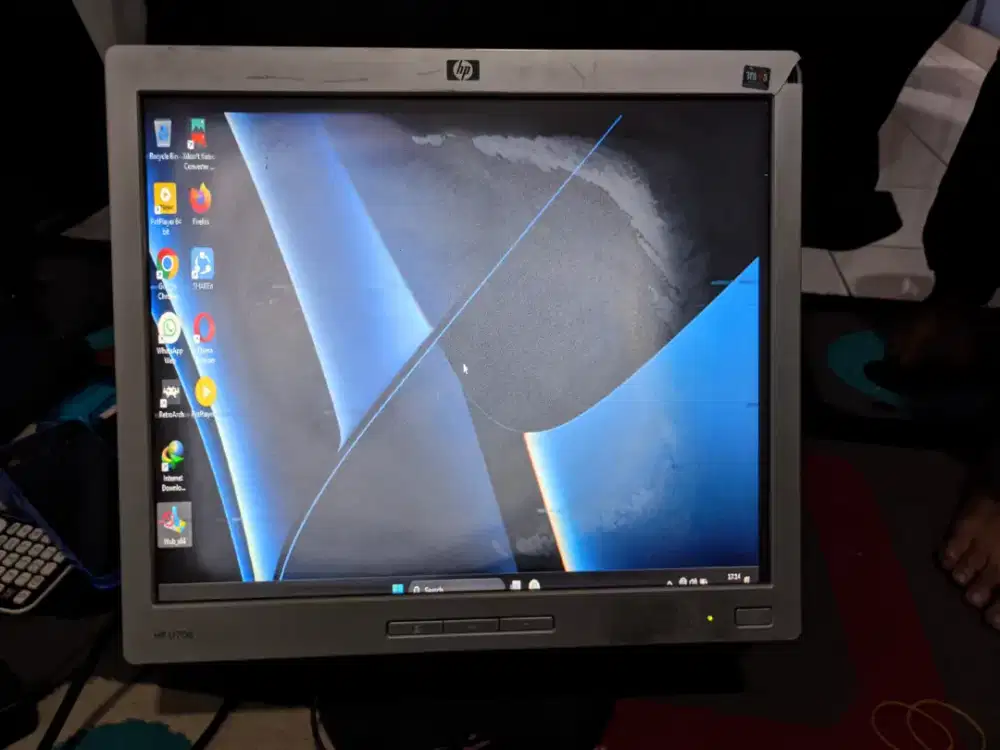 MONITOR 17 INCH KOTA APA ADANYA MURAH