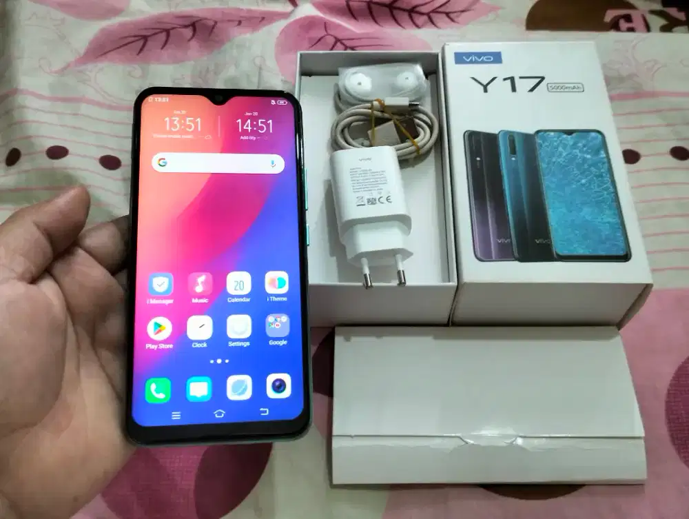 BUTUH UANG VIVO Y17 RAM 8GB / 256GB 4G LTE Duos 6.35in Finger 5000Mah