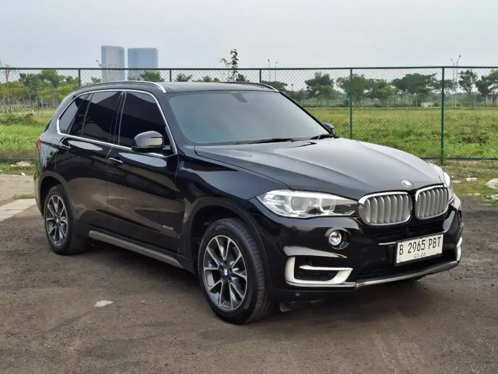 Bmw X5 3.0 Xdrive 3.5i AT. Thn 2017. Hitam. Low km. Perfect cond
