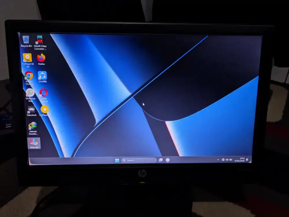 LCD MONITOR PC KOMPUTER 16 INCH