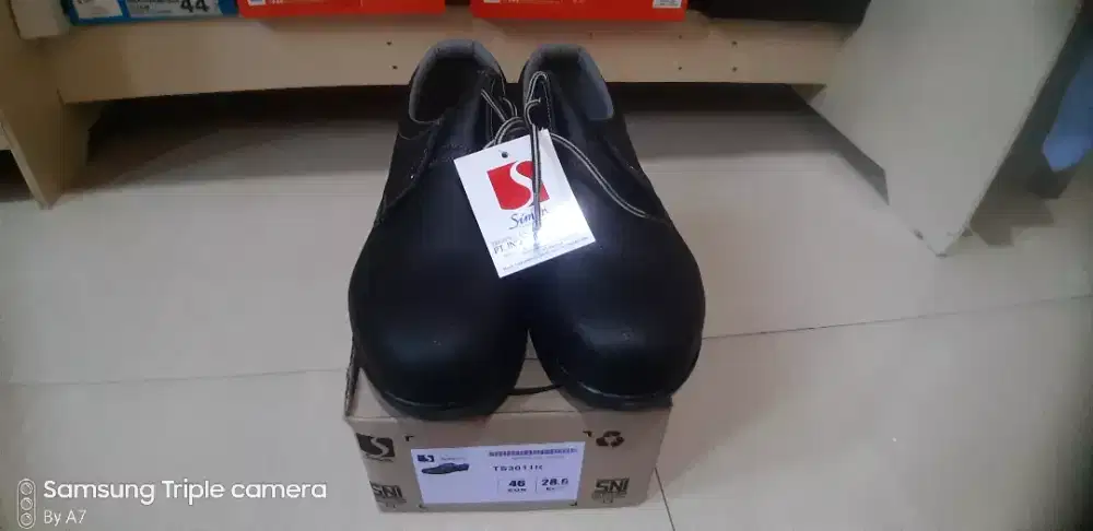 Sepatu safety simon .uk 46