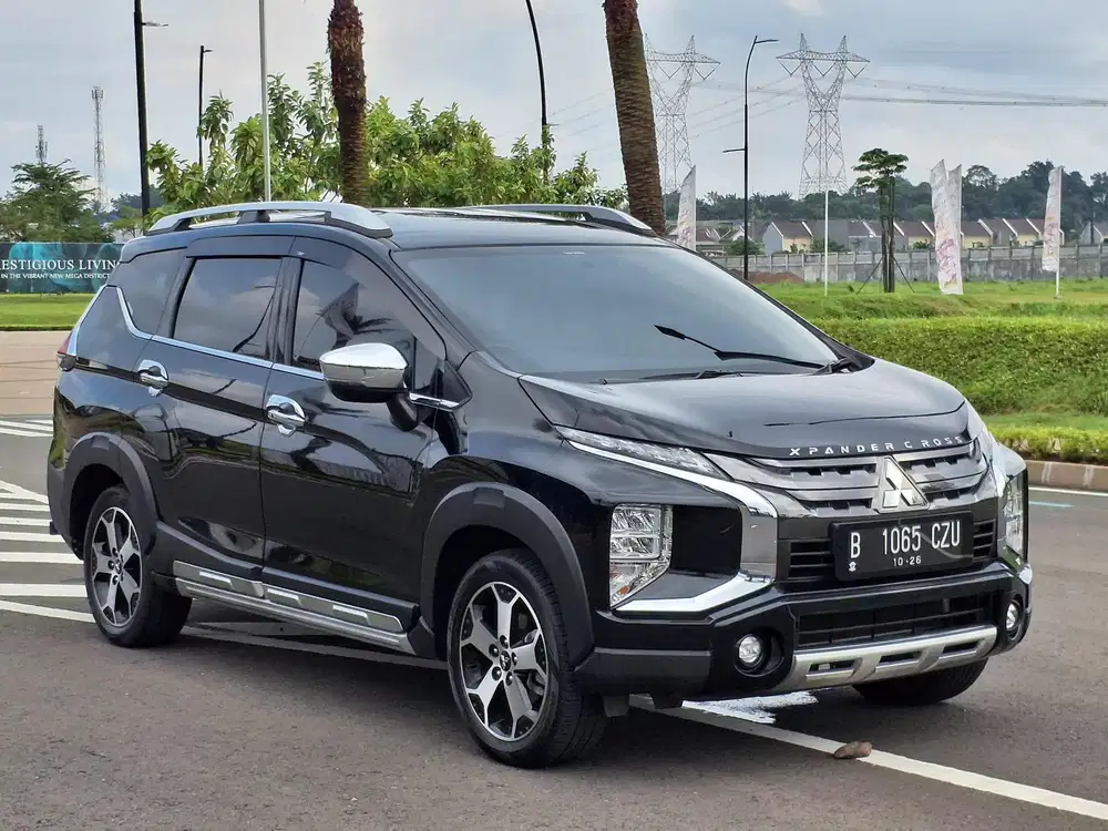 Mitsubishi Xpander Cross 1.5 Autoamtic 2021 Bensin Hitam Metalik