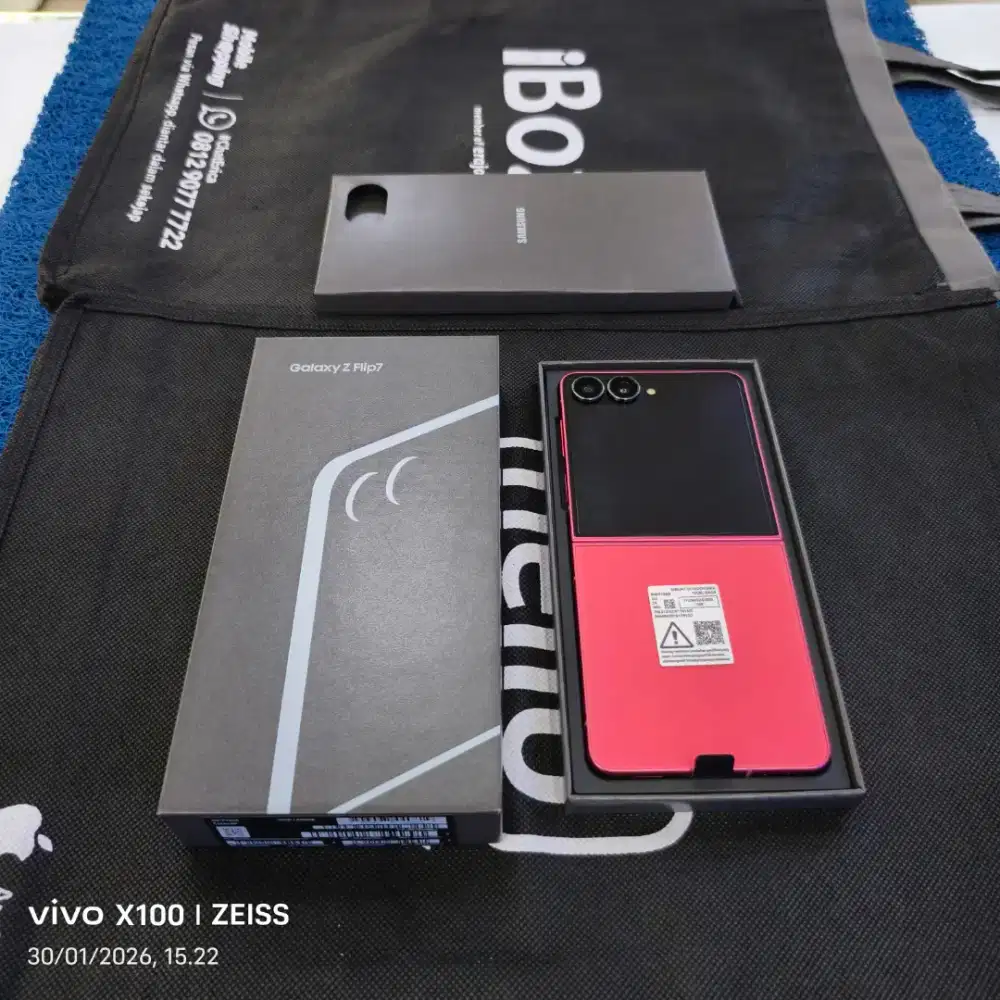 Samsung Galaxy Z Flip 7 12/256gb Pakai 2 Bln 99,9% like new resmi sein