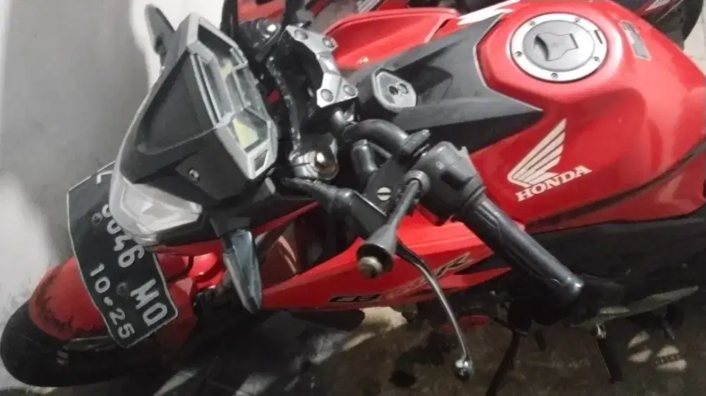 Bu CBR150 merah