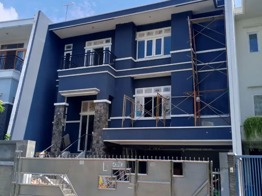 HRG MENARIK DIJUAL RUMAH GADING RESIDENCE PELANGI RAYA KELAPA GADING UKU 10X20, JLN UTAMA 3 LANTAI RAPI SIAP HUNI