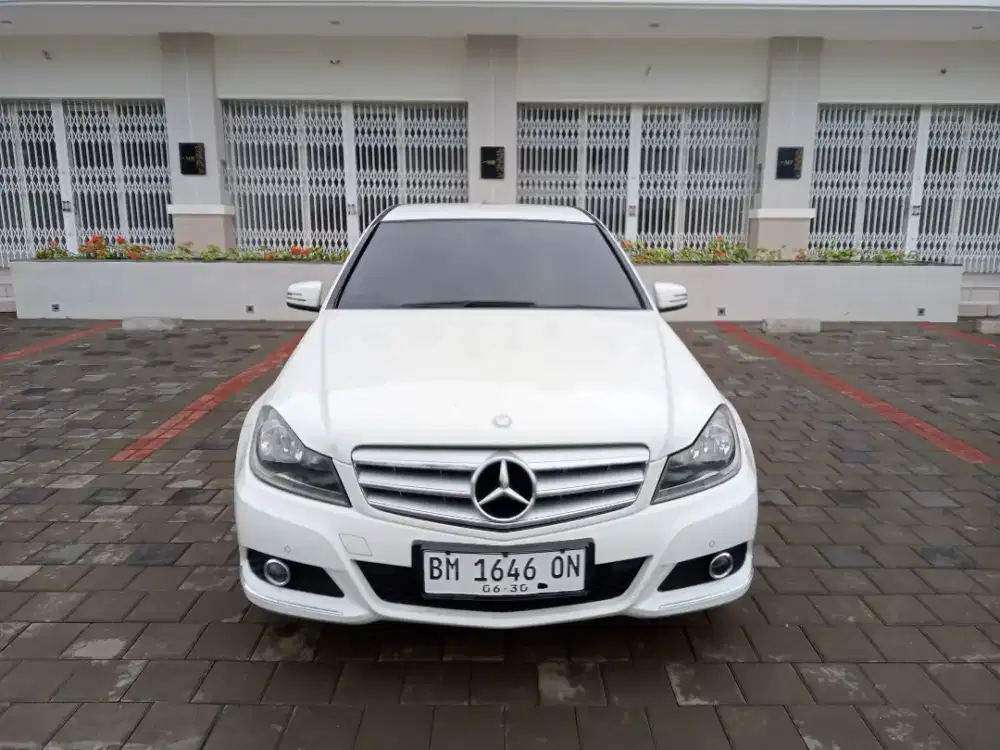 Mercedes Benz C200 Avantgarde 1,8 AT 2012