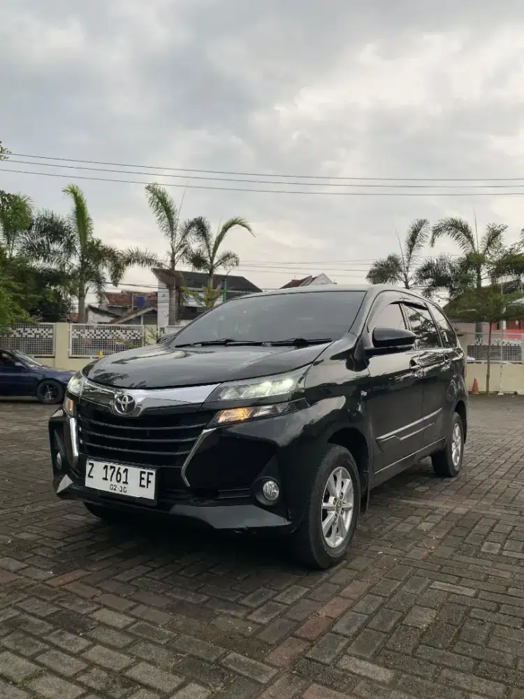 AVANZA G 2020 hitam