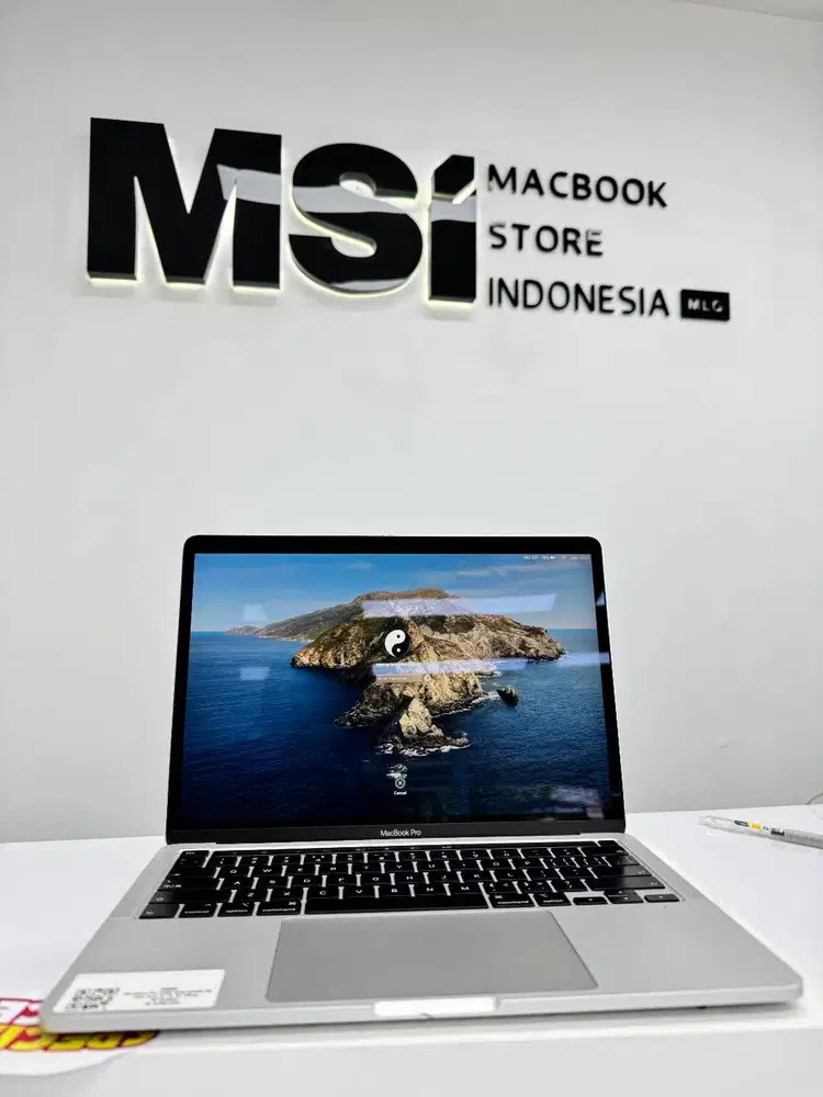 Macbook Pro 2020 i5 . 8/256