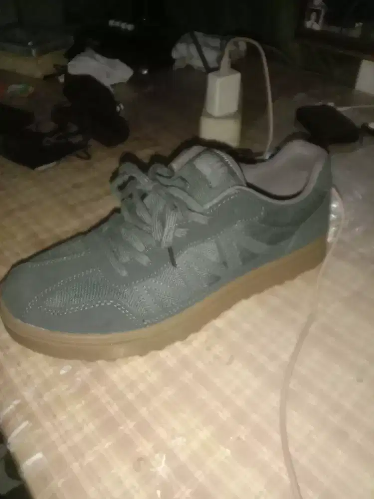 Sepatu Eiger original baru beli seminggu yang lalu