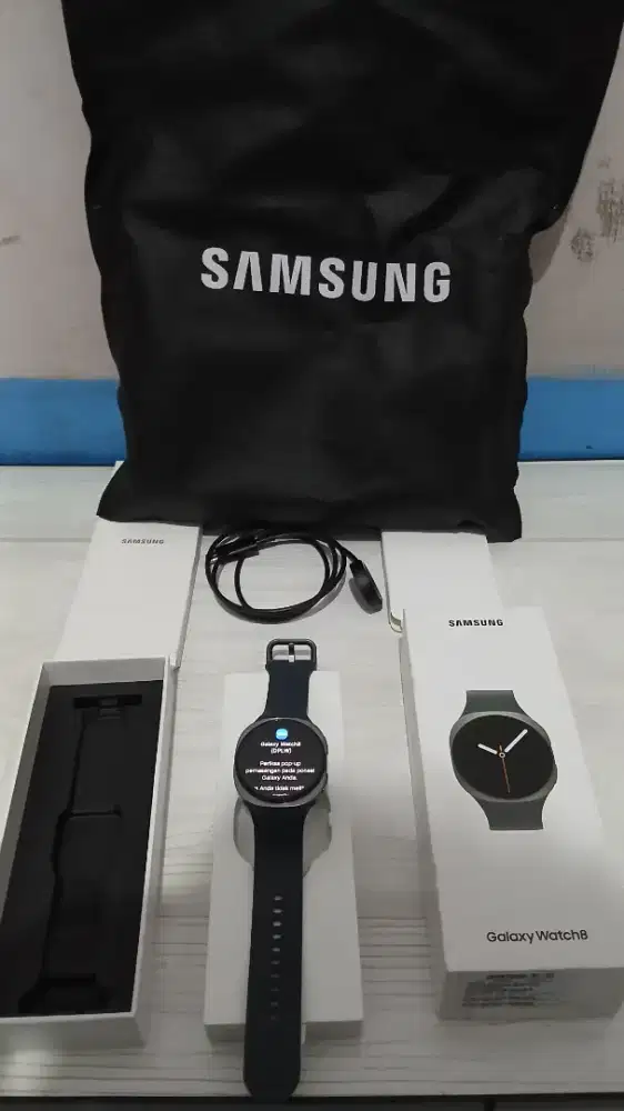SAMSUNG WATCH 8 40MM LIKE A NEW