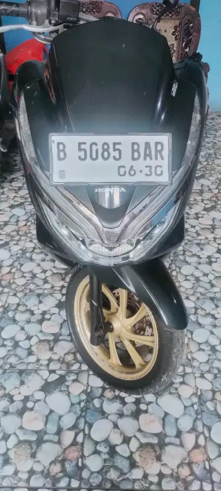 Di jual honda pcx tahun 2020