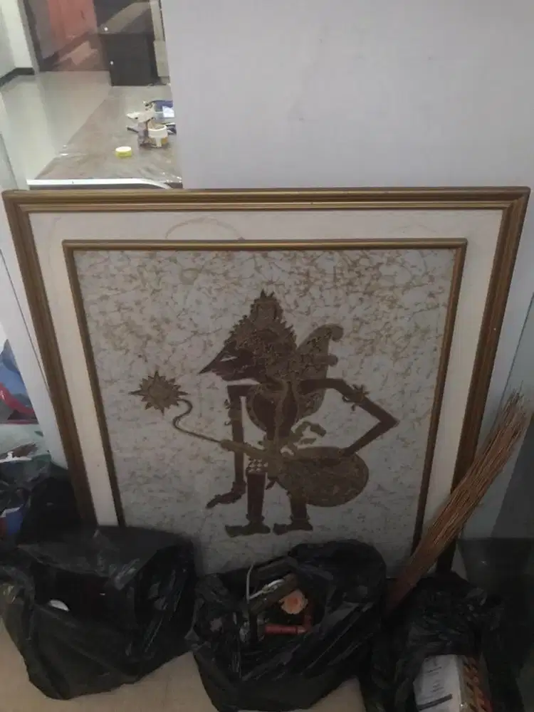 WAYANG LUKISAN 50 JUTA + KULKAS AC TV KURSI JATI LEMARI KASUR JAM DLL