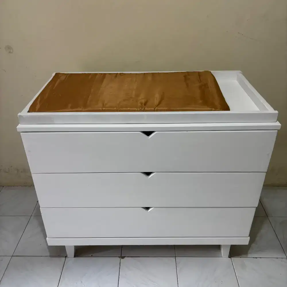 PRELOVED CHANGING TABLE LITTLE EQUI 3 LACI LEMARI ANAK