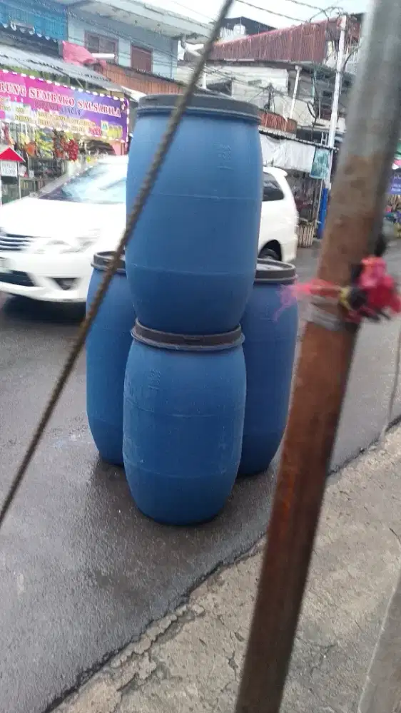 Tong biru kondisi baru