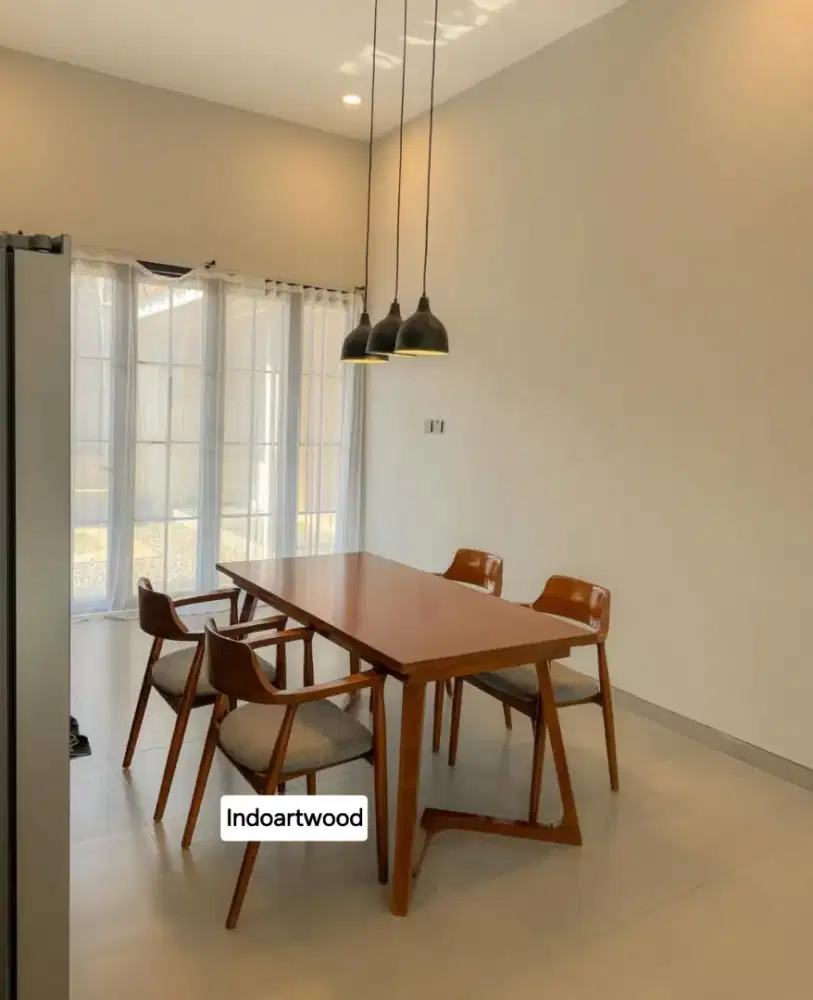 Meja makan kayu jati set empat kursi