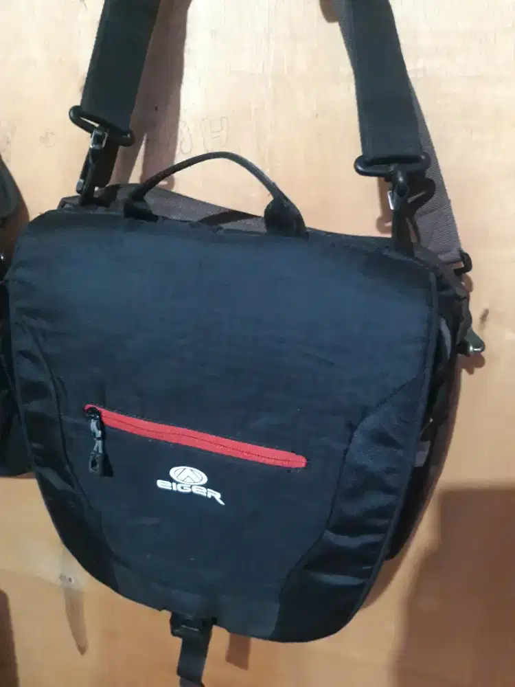 Tas selempang Eiger original