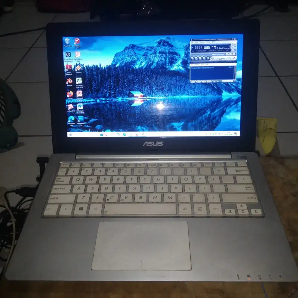 Laptop ASUS X202E