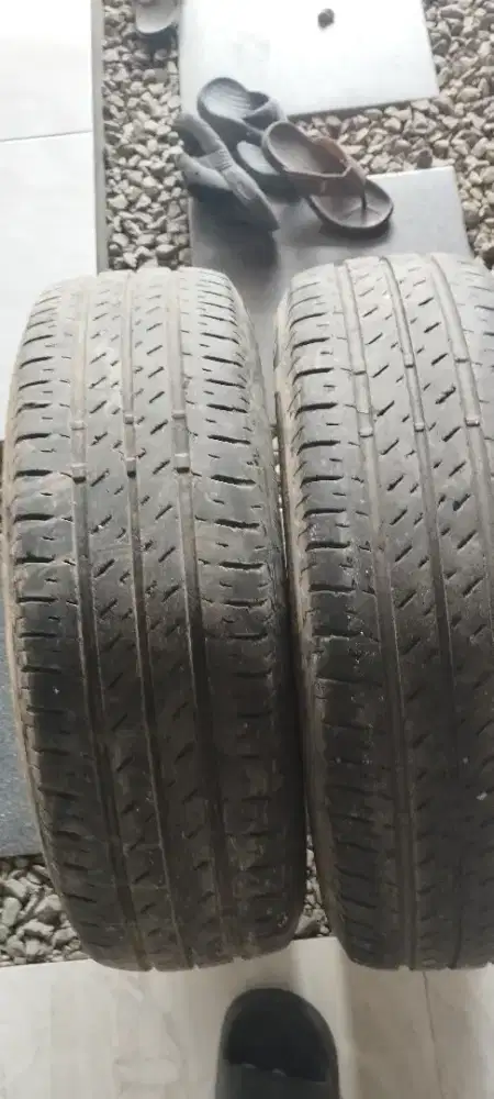 Ban Bridgestone 185/70 R14