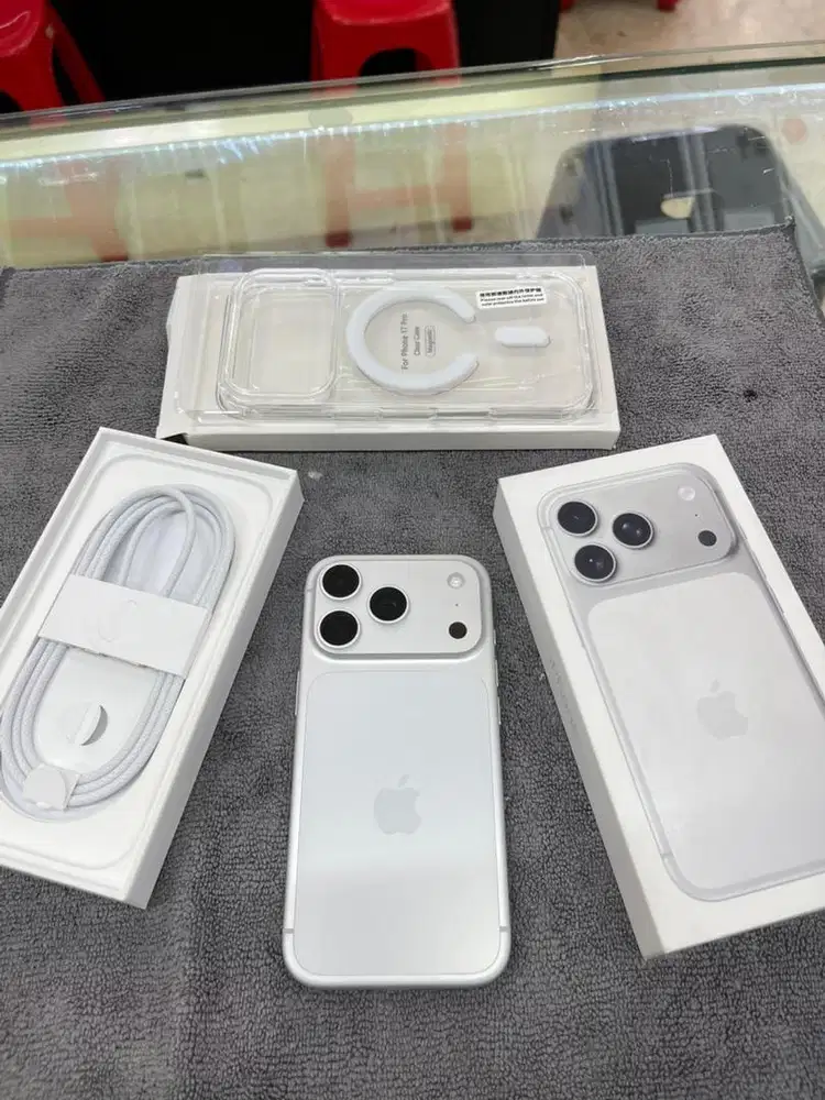 Iphone 17pro 256 Silver Like New Ibox On 03/01/2027 Bh100% fullset