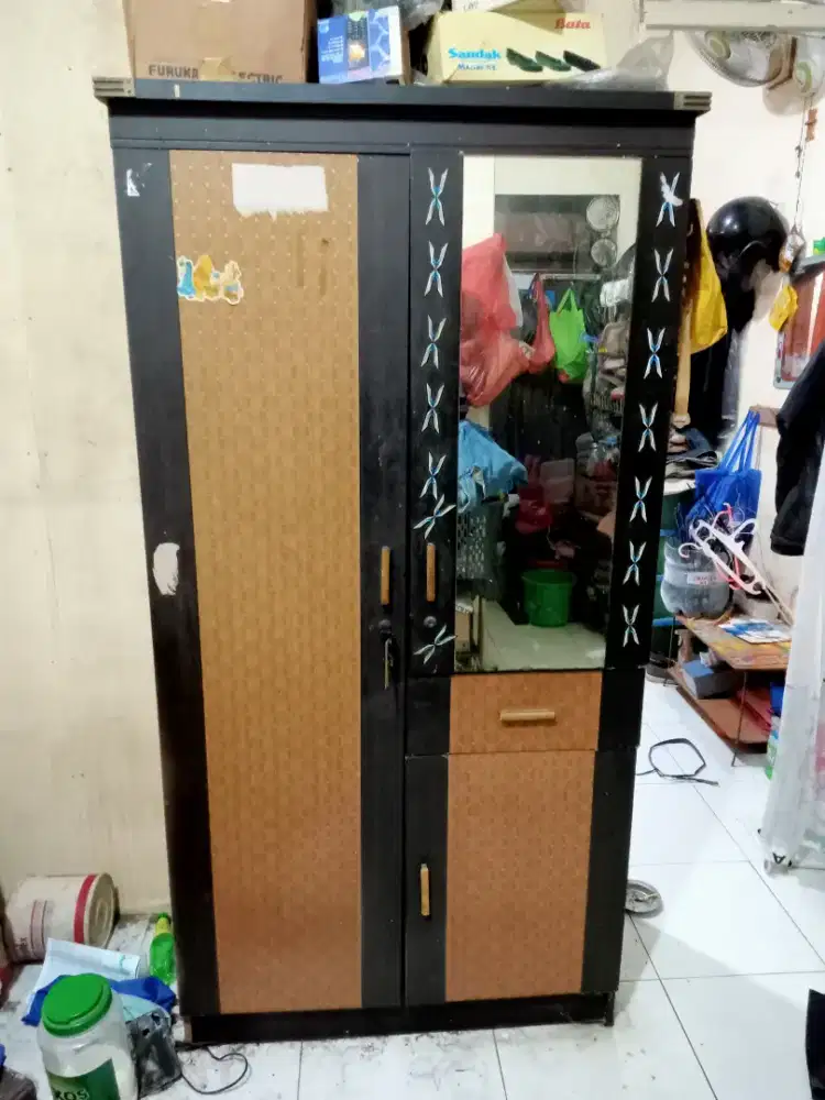 lemari baju kayu