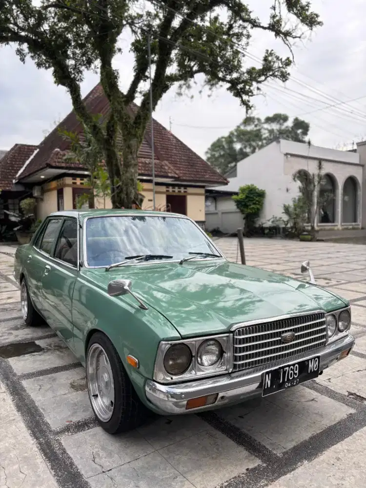 Toyota Corona RT 104 Tahun 1975 Manual Klasik