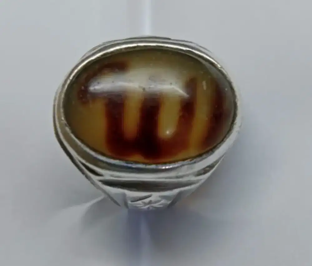 Cincin Antik (Hanya untuk yang Paham)