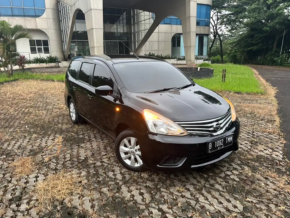 (LOW KM) Nissan Grand Livina 1.5 SV 2014 matic