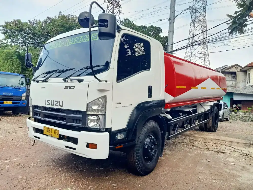 Isuzu giga FTR 210 ps TANGKI 16ribu