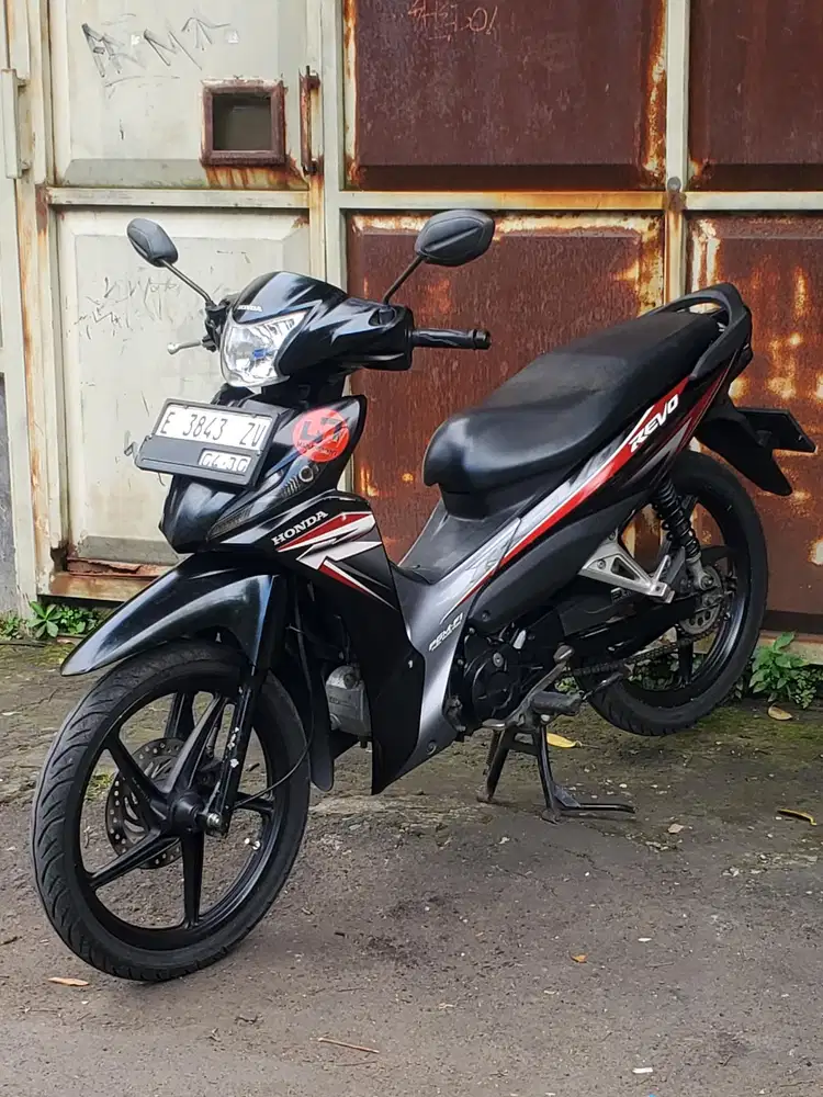 Honda revo r 2015