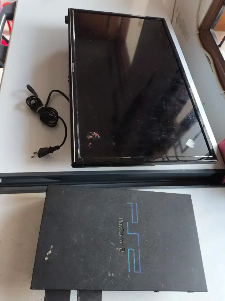 TV Panasonic + Ps 2