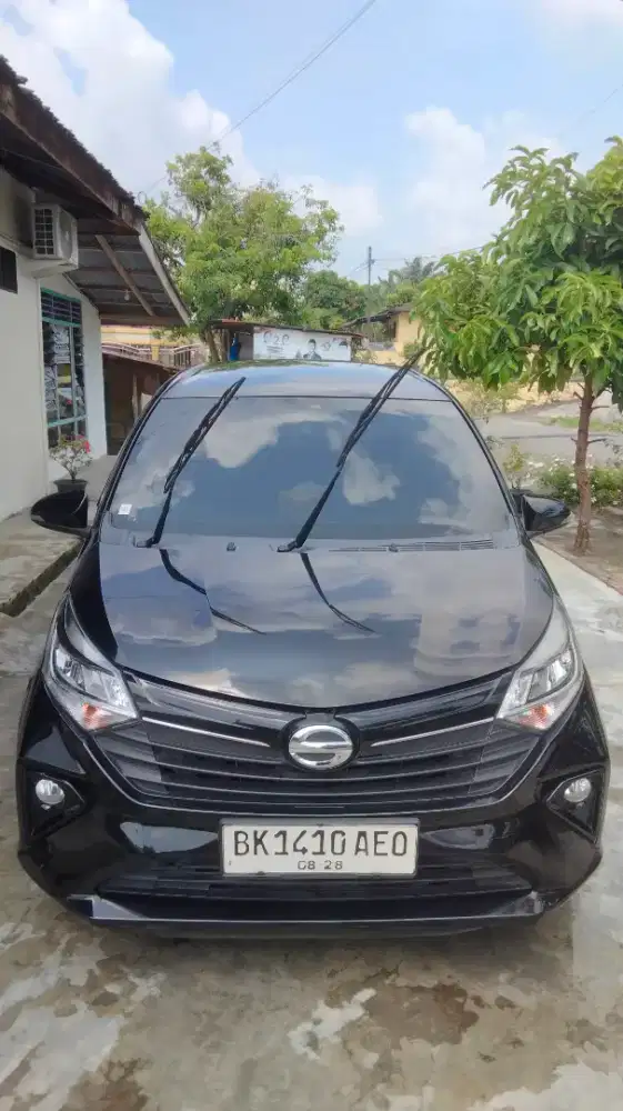 Mobil Pribadi Sigra R