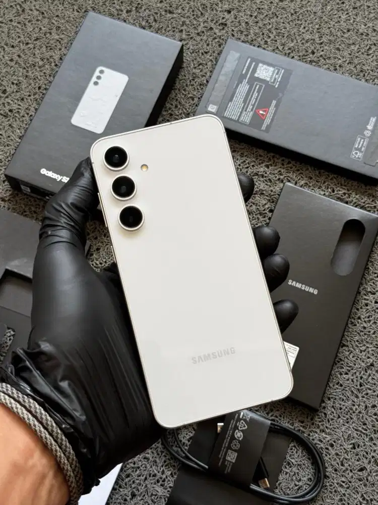 Samsung Galaxy S24 FE Gray 256gb Fullset Resmi