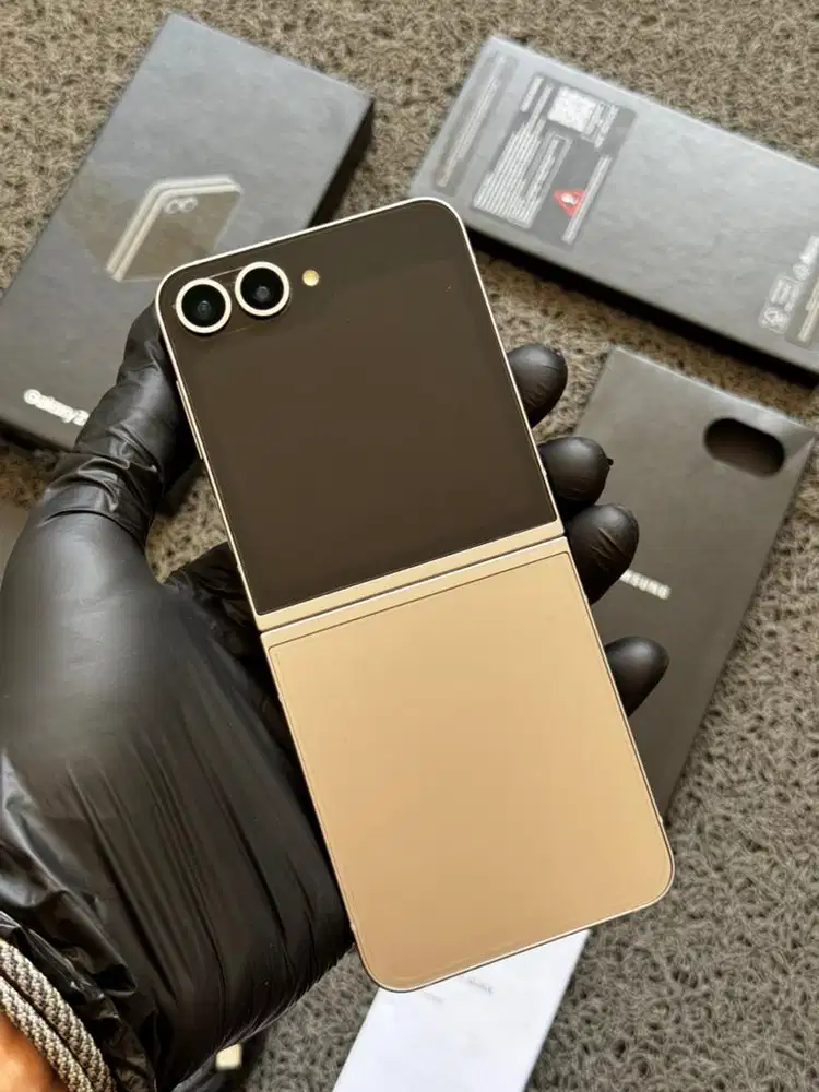 Samsung Galaxy Z Flip 6 Silver 12/512gb Fullset Resmi