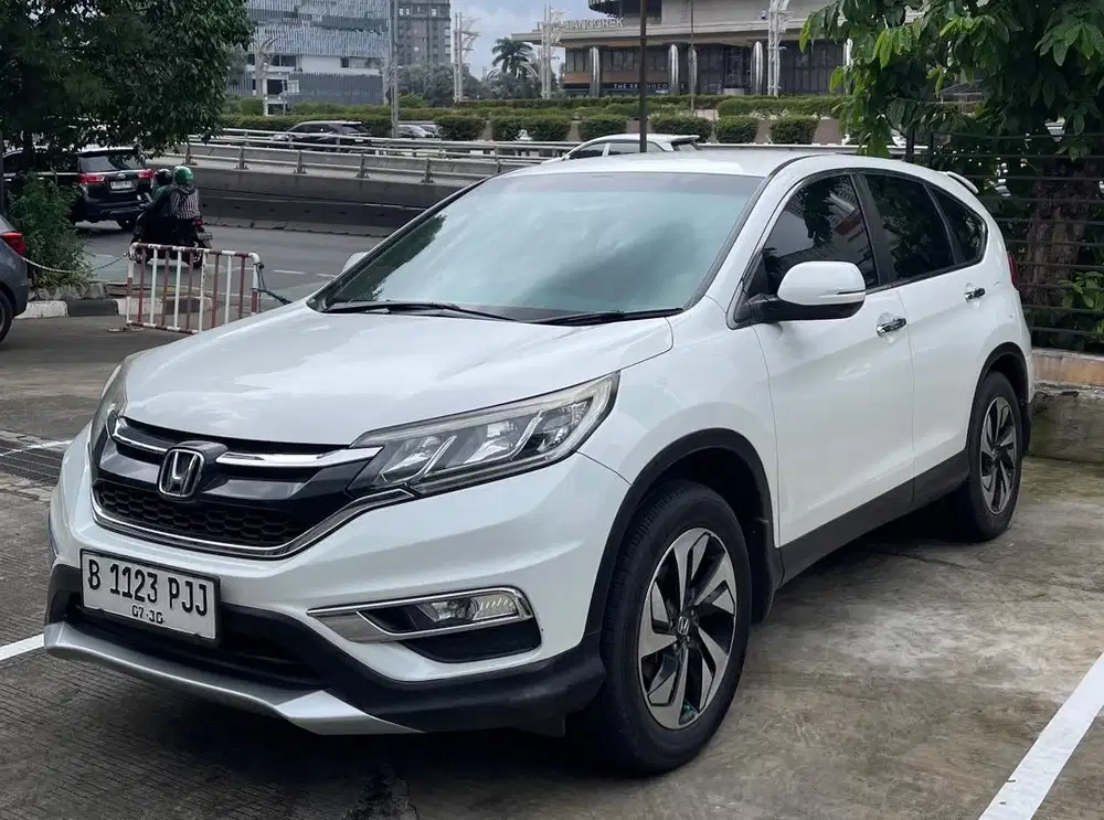 Di Jual Honda CRV 2015 2.4 putih