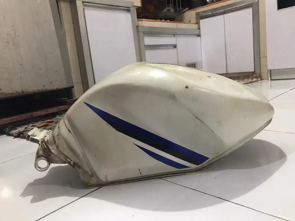 Tangki bensin Yamaha R15 v2 copotan